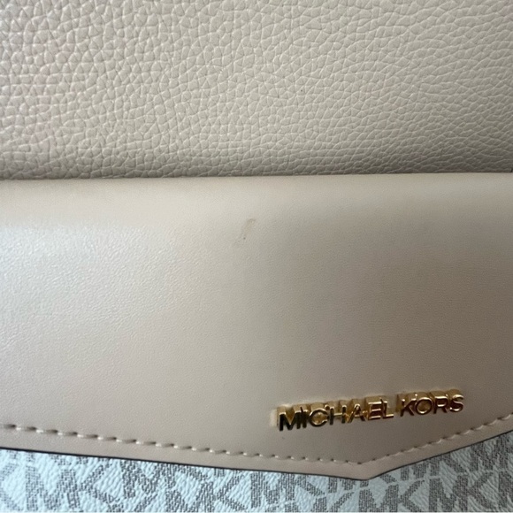 Michael Kors 3 in 1 Large Maisie Tote. Beige. #360 - Picture 9 of 14